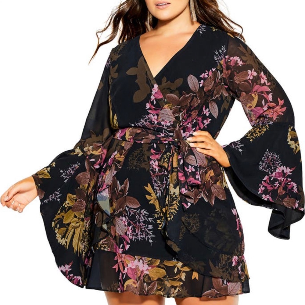 SOLD.  Nordstrom floral dress size M/18. New with tags